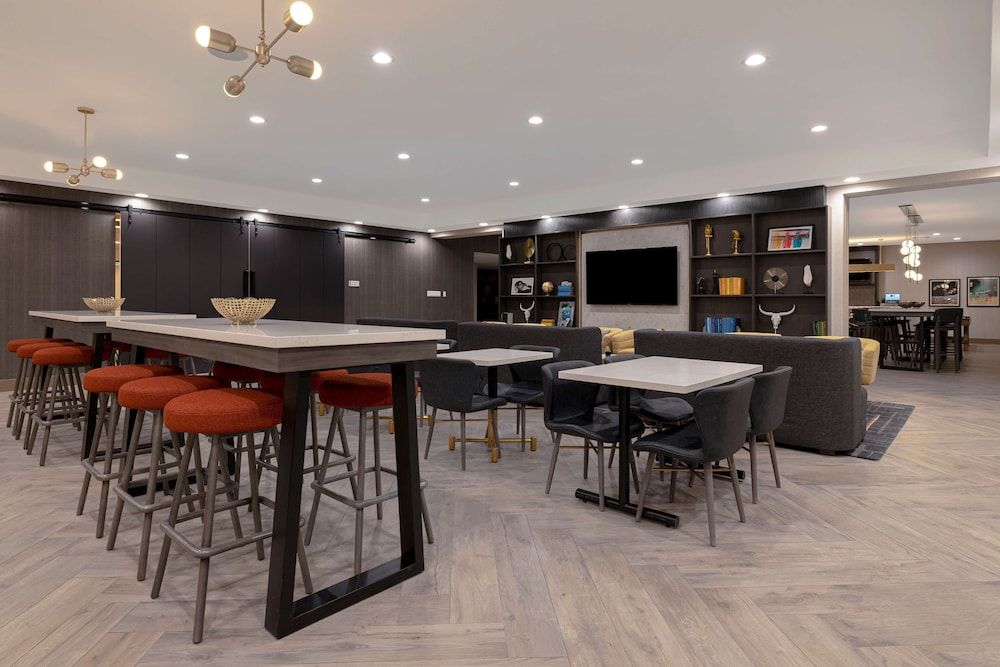 DoubleTree by Hilton Palmdale, CA 3