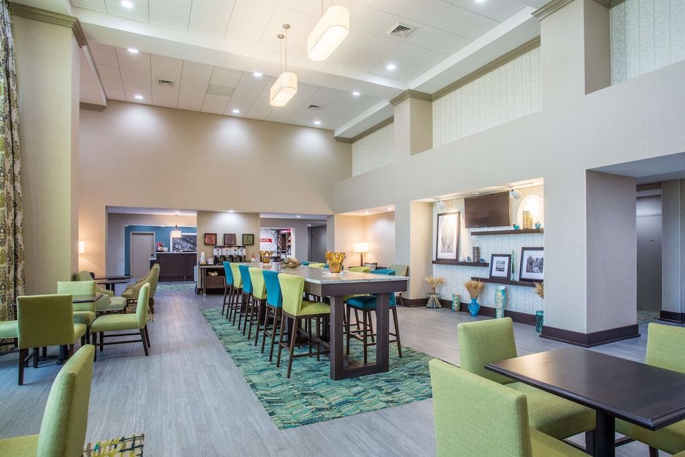 Hampton Inn & Suites Yonkers - Westchester 2