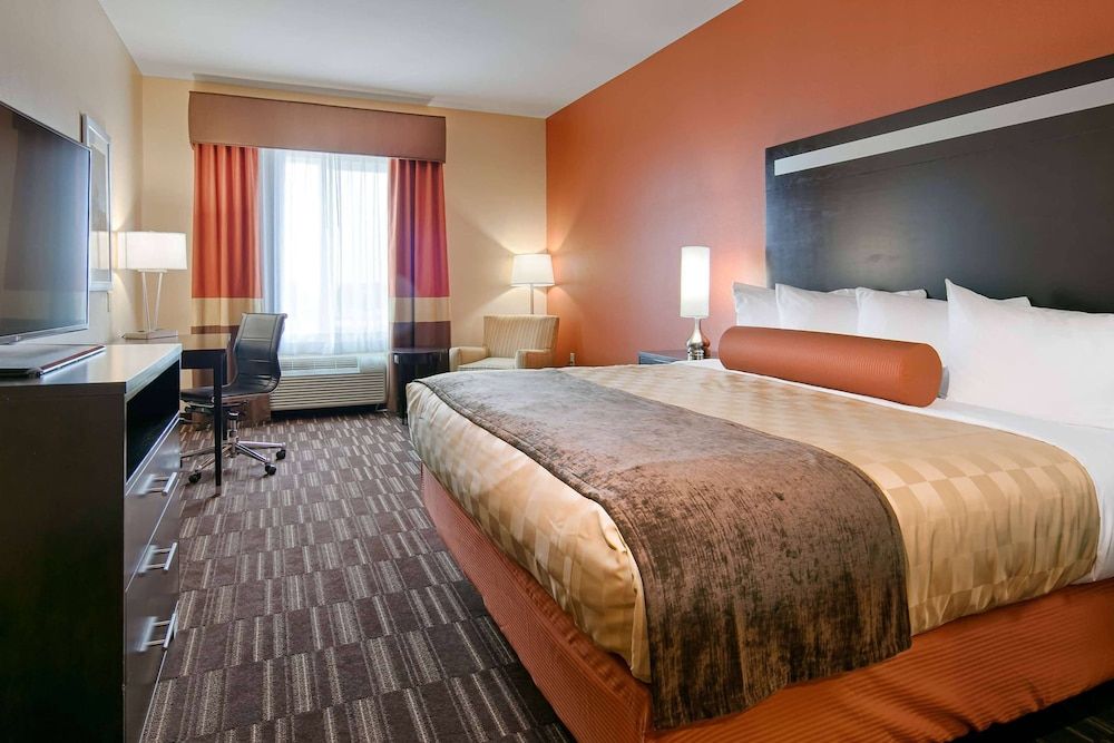 Best Western Plus Desert Poppy Inn 3 estrelas em Lancaster