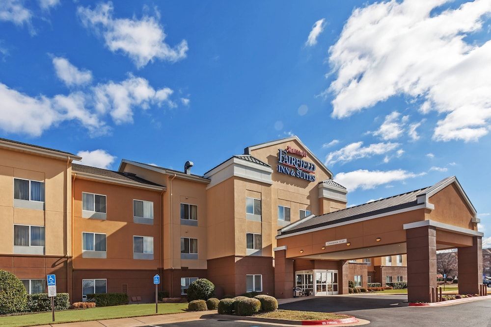 Fairfield Inn & Suites by Marriott Rogers 3 estrelas em Rogers