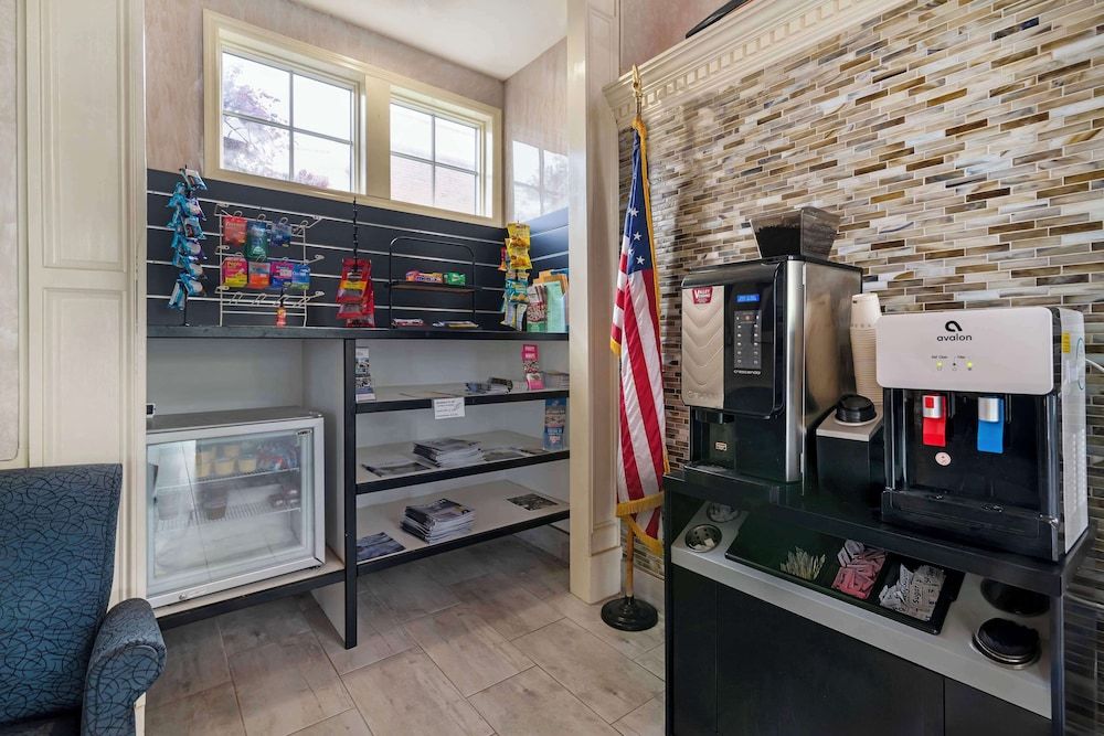 Best Western Plus Plattsburgh 2