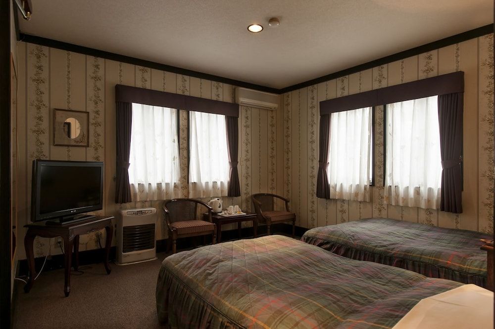 Petit Hotel & Restaurant Old Age 3