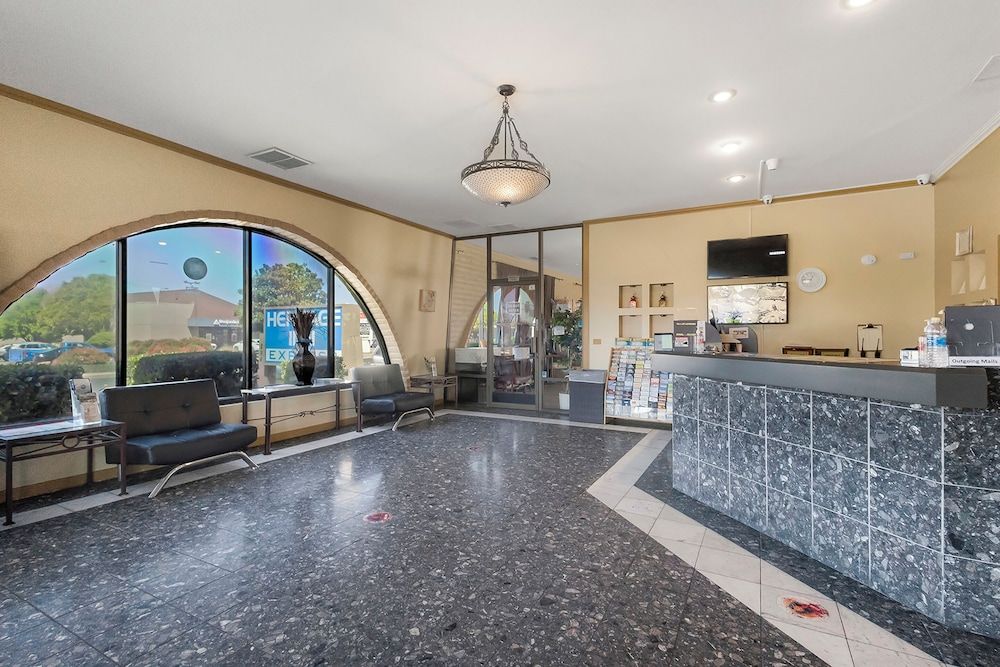 Heritage Inn Express Roseville 2