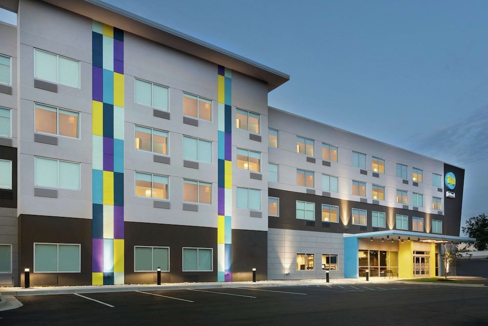 Tru by Hilton Harbison Columbia 1