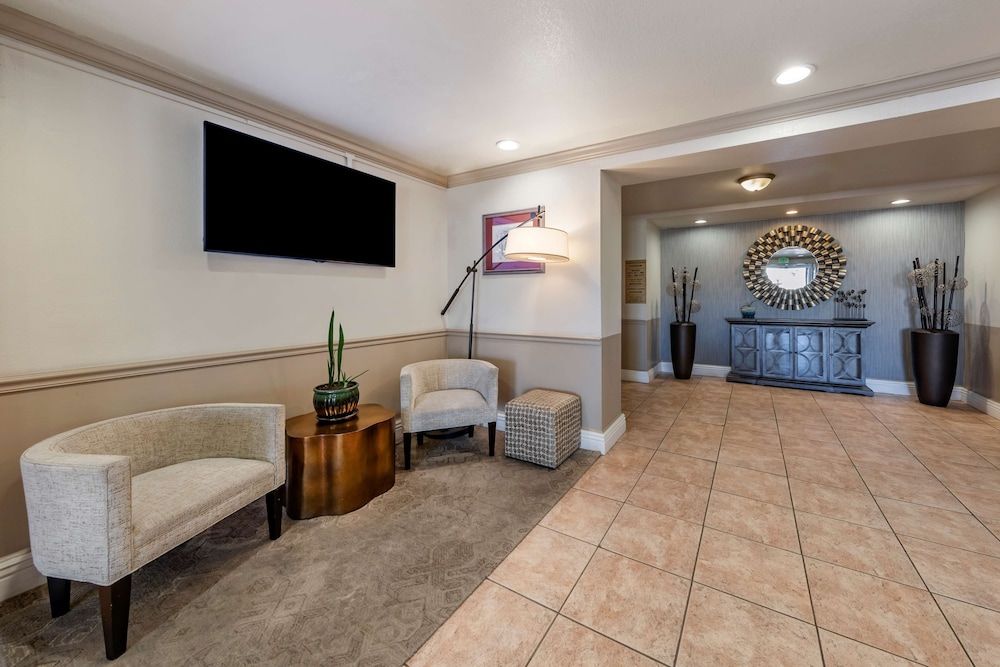 Best Western Plus John Jay Inn & Suites 2