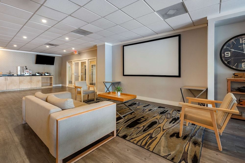 Best Western Plus University Inn 2