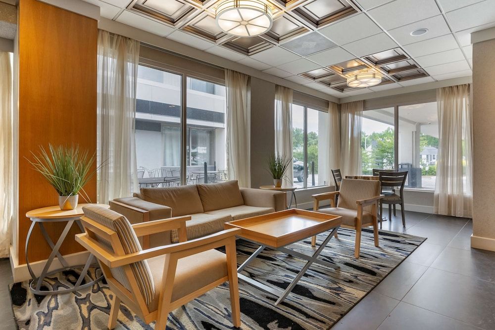 Best Western Plus University Inn 3