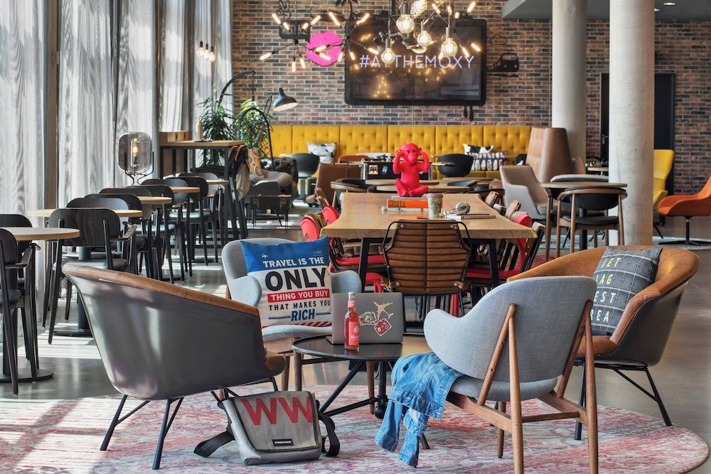 Moxy Frankfurt Airport Kelsterbach -1 estrelas em Kelsterbach