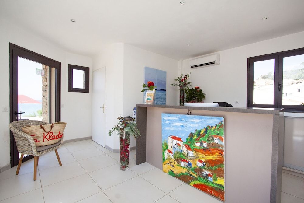 Hôtel et Résidence Ta Kladia - Omigna 2