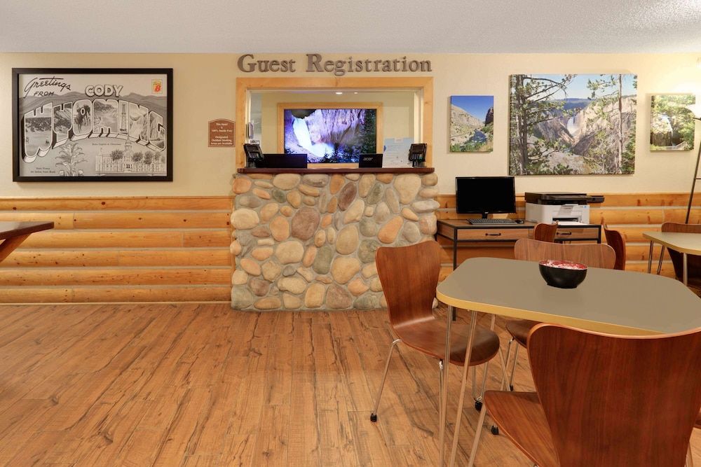 Super 8 by Wyndham Cody 2