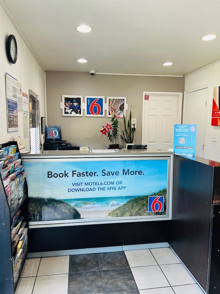 Motel 6 La Mesa, CA - San Diego 2
