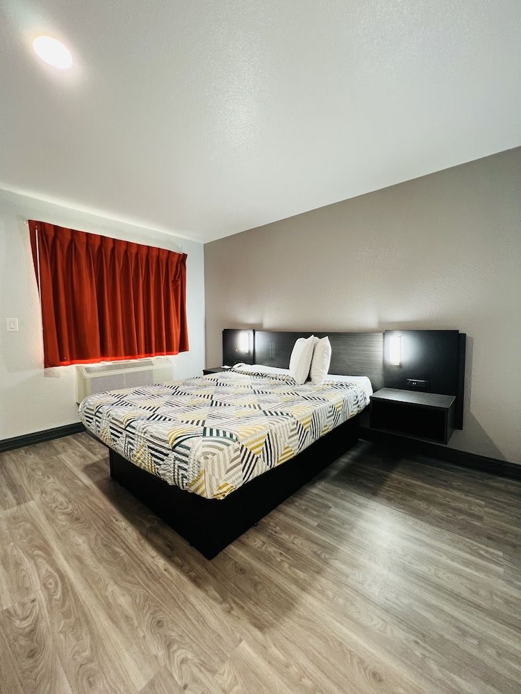 Motel 6 La Mesa, CA - San Diego 3