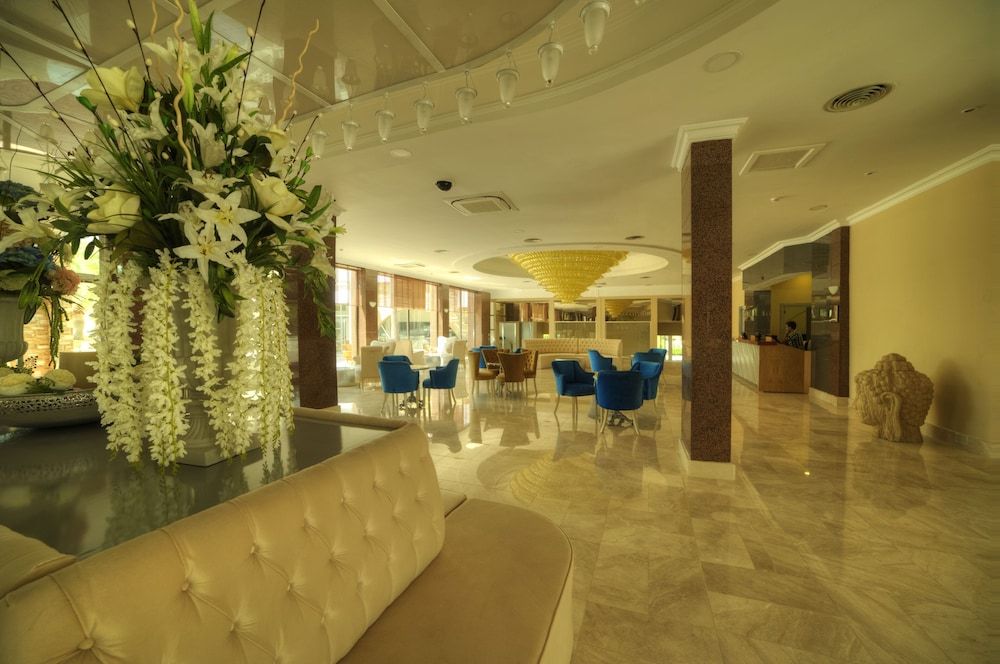 Jasmine Court Hotel 3