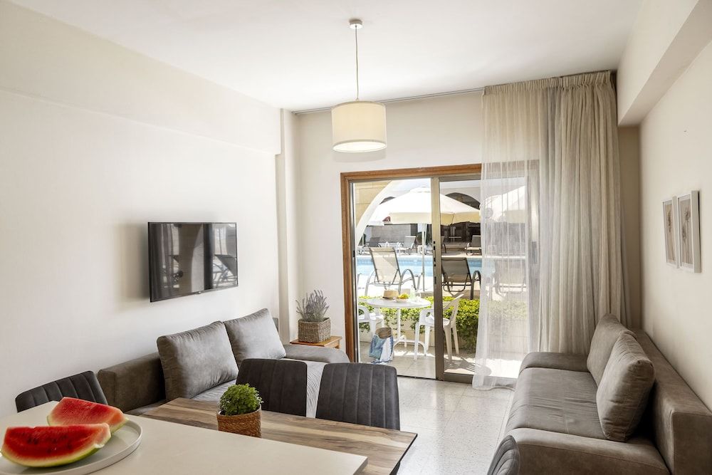 Stephanos Hotel Apts 3