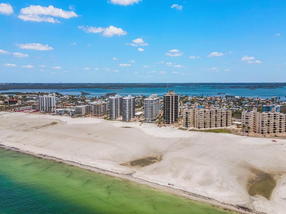 Gullwing 606 by Distinctive Beach Rentals 2