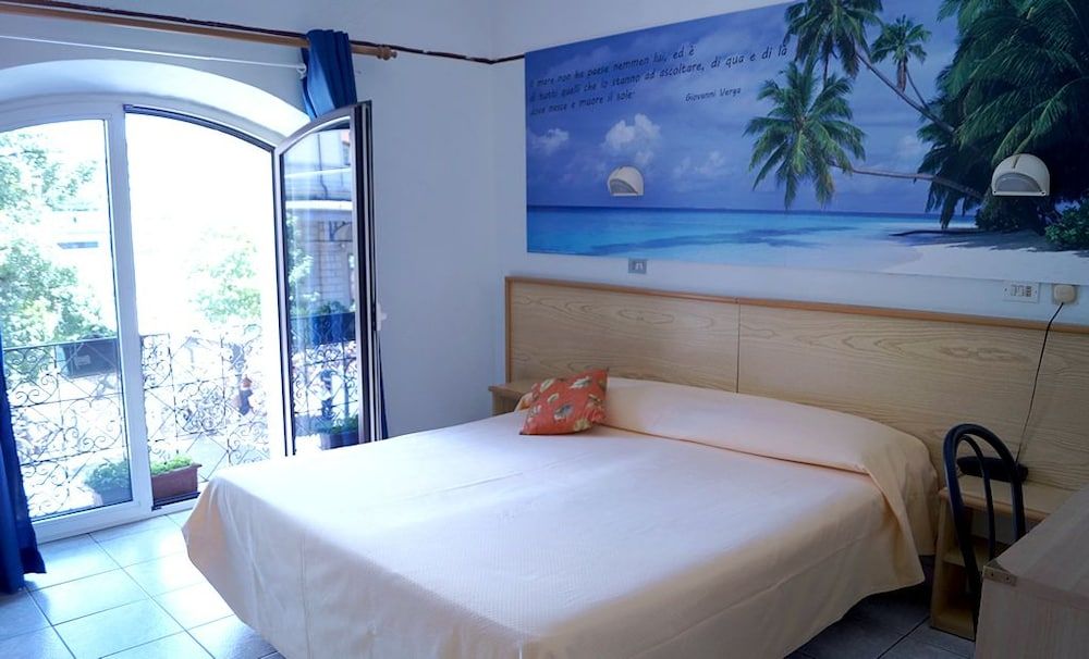 Stazione 2 estrelas em Novara