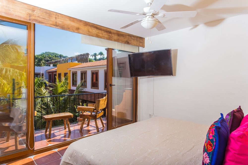 Casa Lotería -Pueblito Sayulita- Colorful, Family and Relax Experience with Private Parking and Pool 2