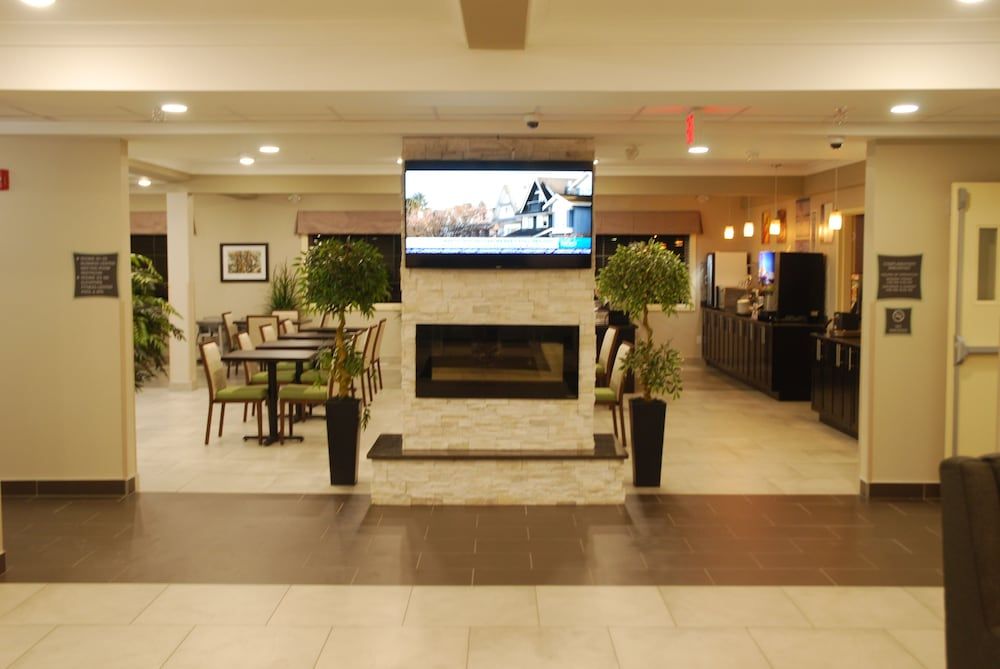 Best Western Plus Fort Saskatchewan Inn & Suites 2