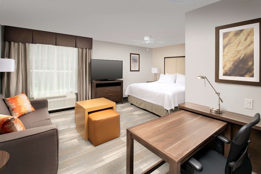Homewood Suites by Hilton Kansas City Speedway 3 estrellas en Kansas City