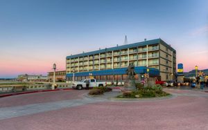 Promenade Inn & Suites Oceanfront