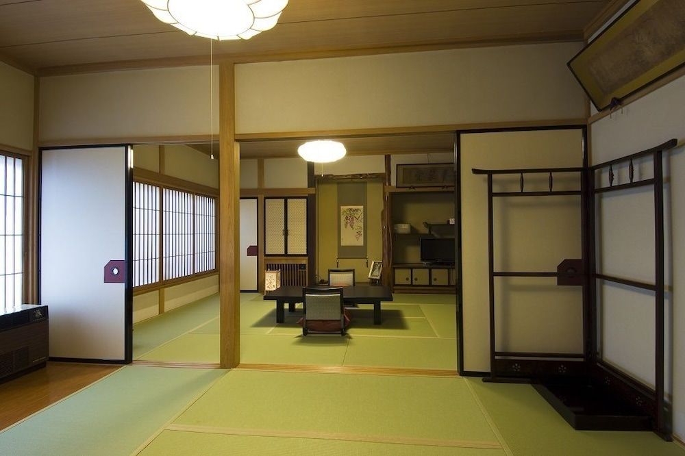 Kusatsu Onsen EKINARIYA RYOKAN 3