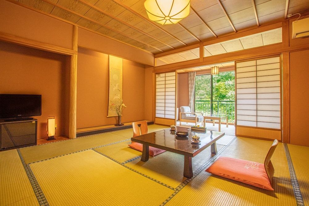 Yamanaka Onsen Shirasagiyu Tawaraya 3