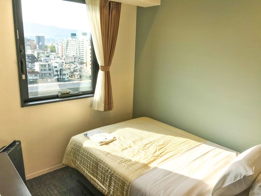 HOTEL LiVEMAX Hiroshima Funairimachi Riverside 3