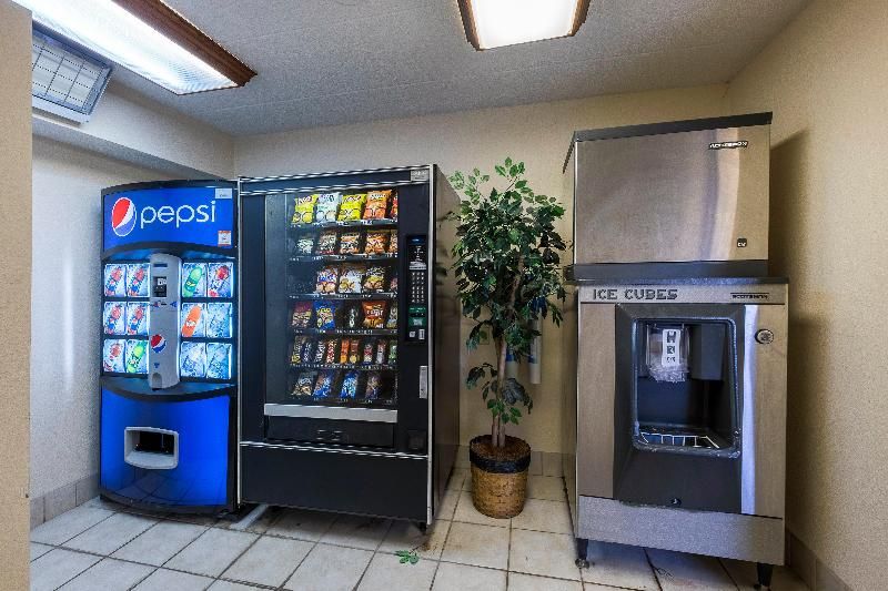 Red Roof PLUS+ Boston - Framingham 3