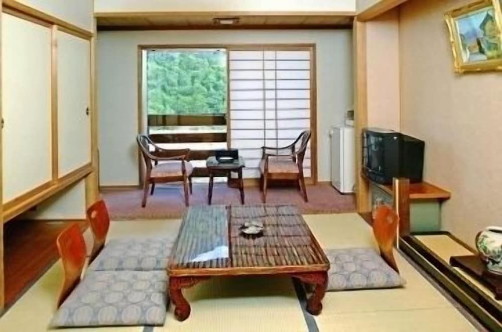 Kamikouchi Onsen Hotel 1