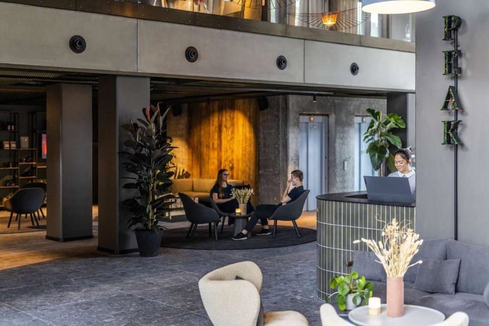 Peak 12 Design Hotel 3