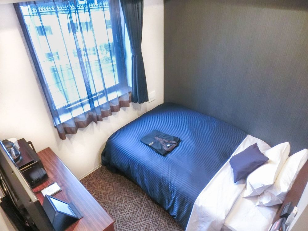 Hotel Livemax Premium Hiroshima 3