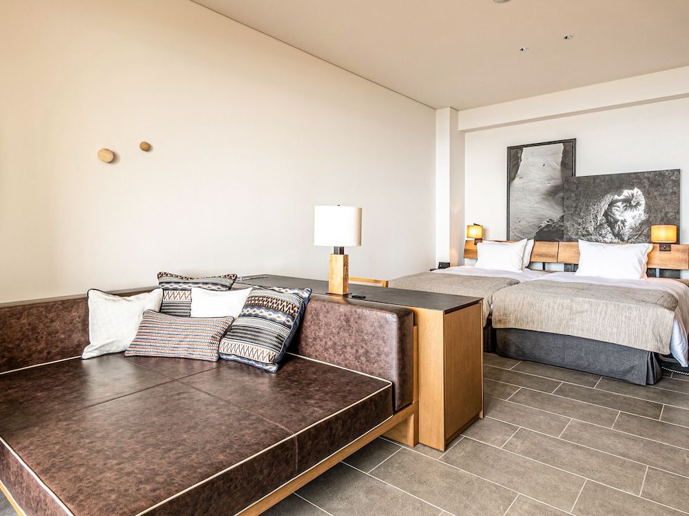 One Suite THE GRAND 3
