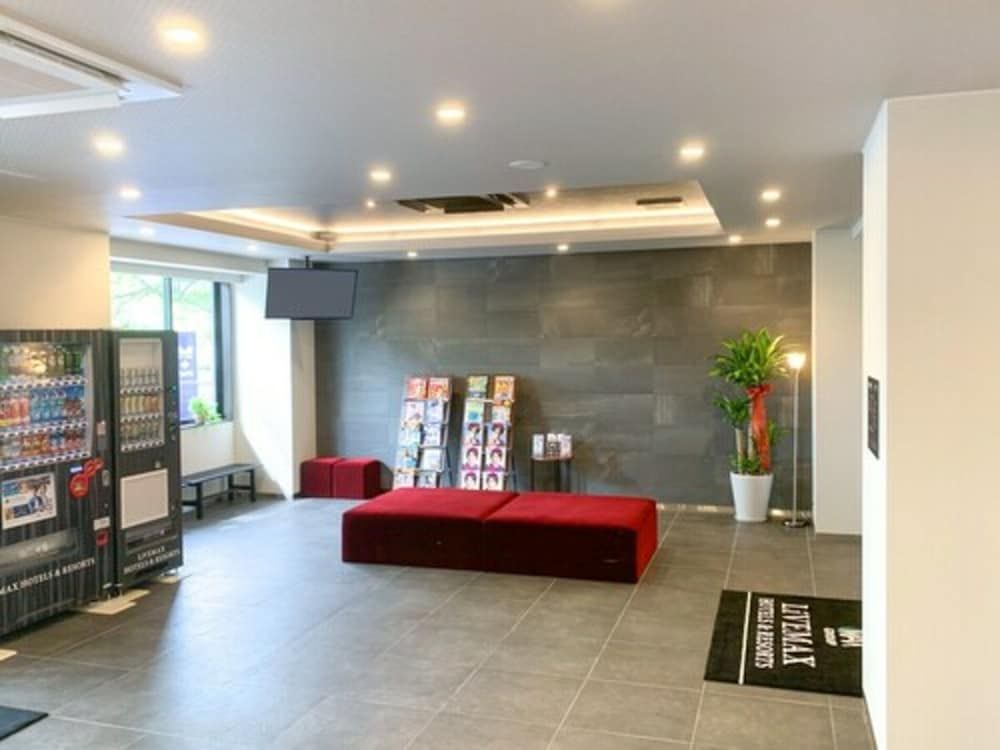 HOTEL LiVEMAX Hiroshima Heiwa Koen-Mae 2