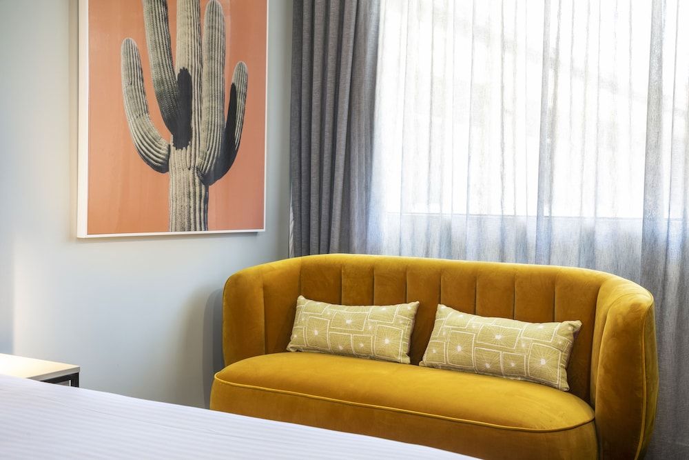 Nightcap at Sandbelt Hotel 3