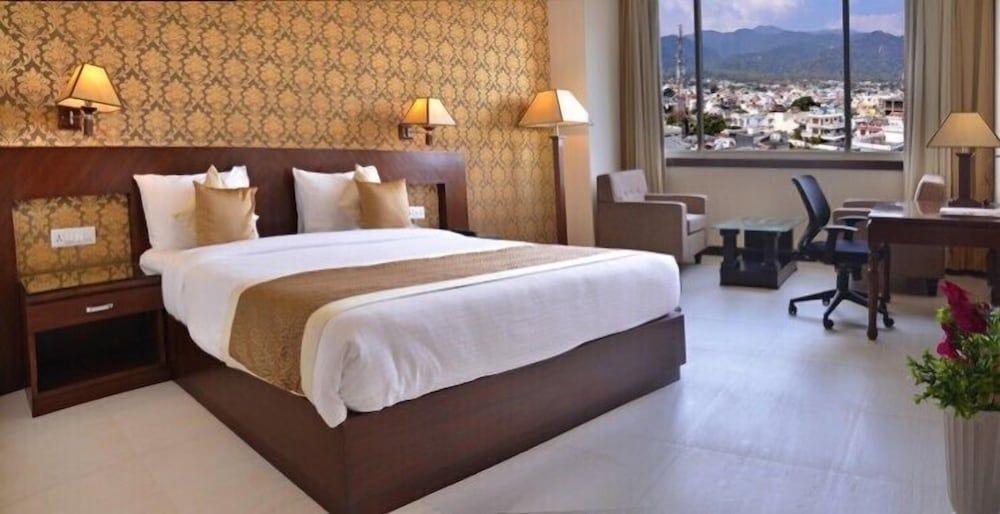 Devashish Hotel 3 estrellas en Haldwāni