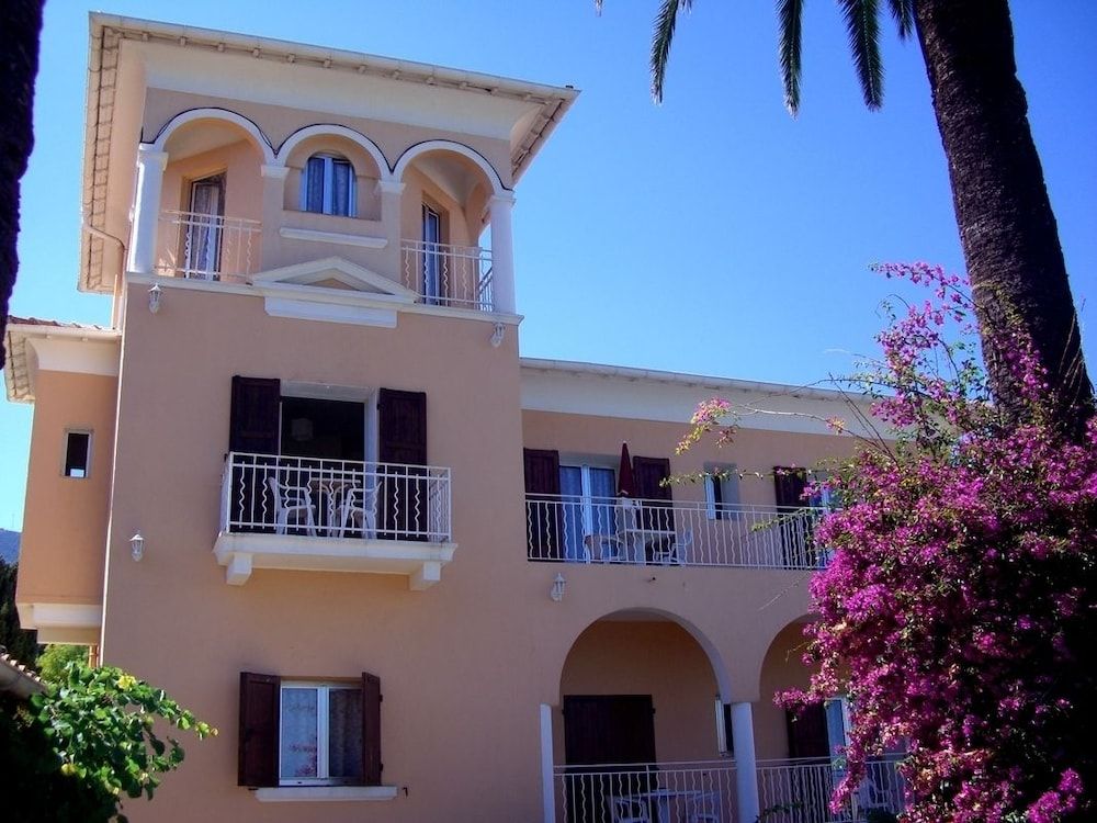 Hôtel Reine D'Azur 3 estrelas em Roquebrune-Cap-Martin
