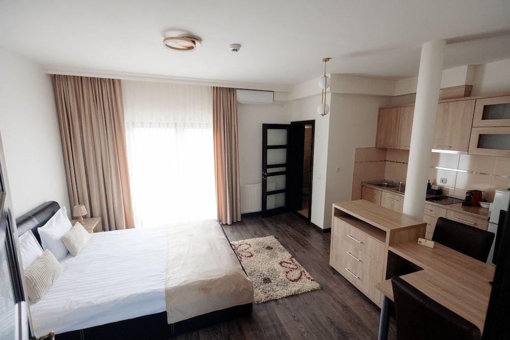 Aparthotel Punct pe i 3