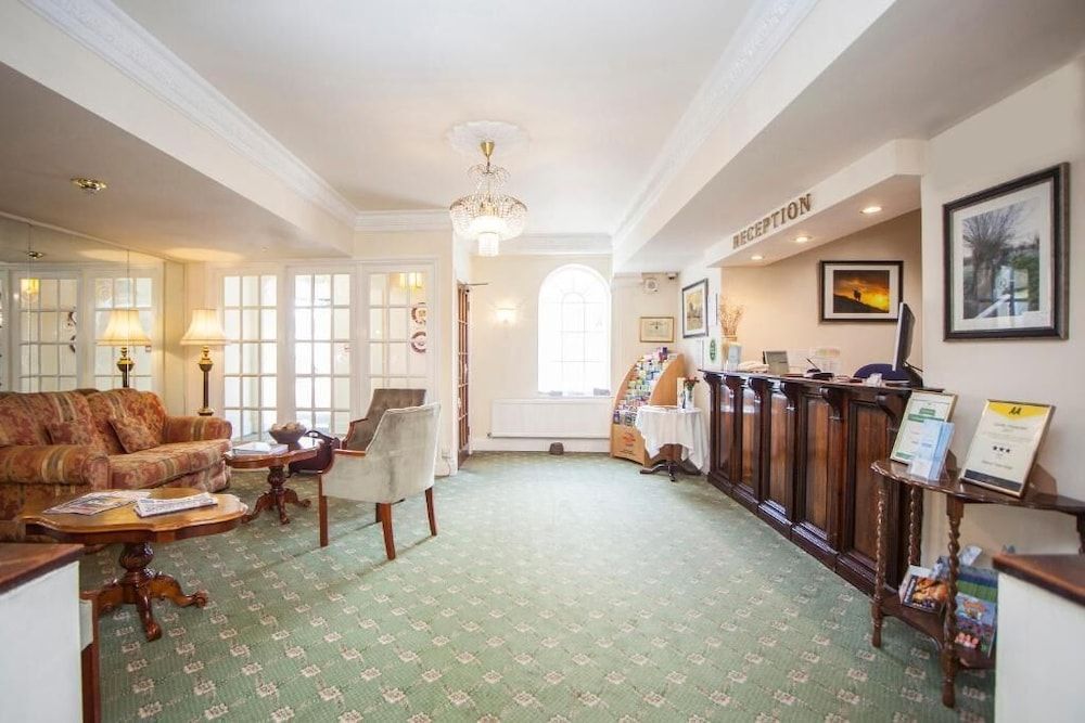 The Walnut Tree Hotel 2