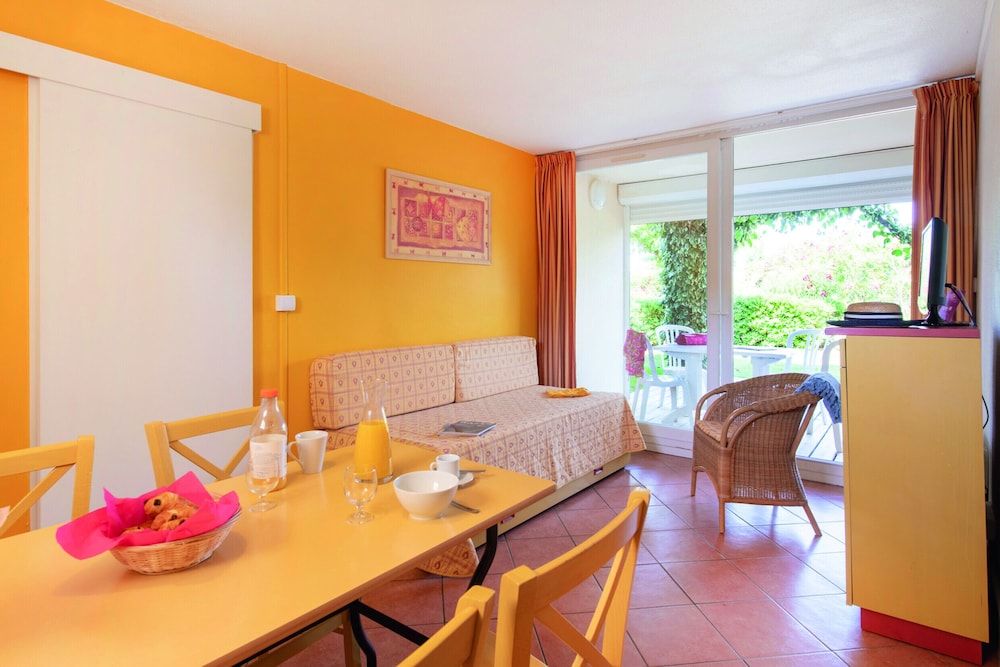 SOWELL Family Le Grau du Roi 2