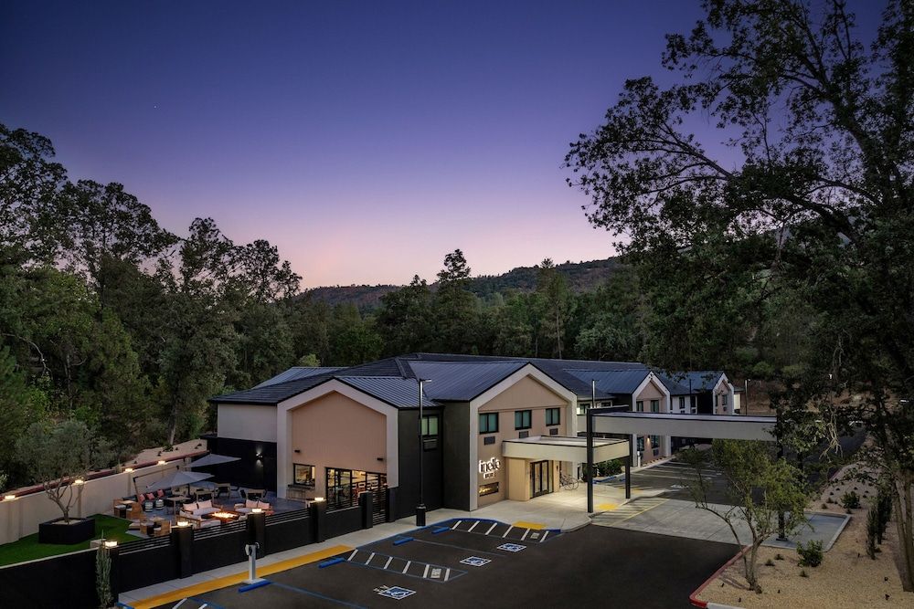 The Inelle, Oakhurst Yosemite 4 étoiles à Oakhurst