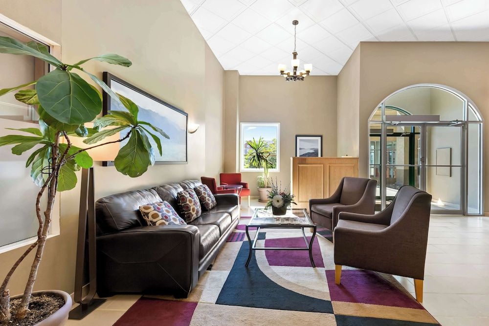 Best Western Of Olds 3