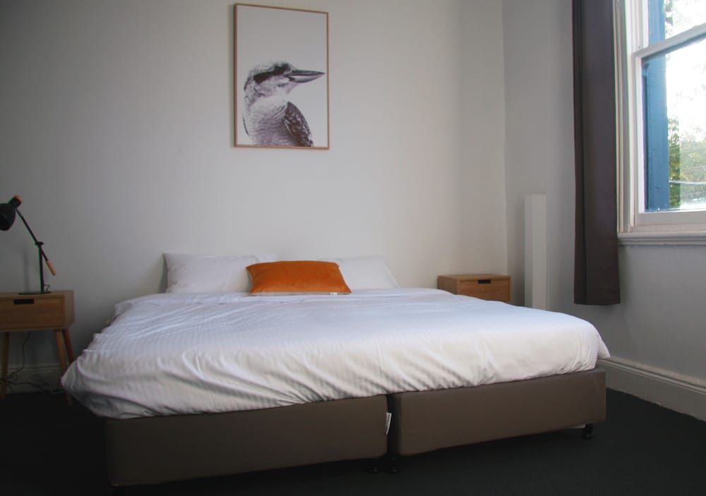 College Lawn Hotel - Hostel 2