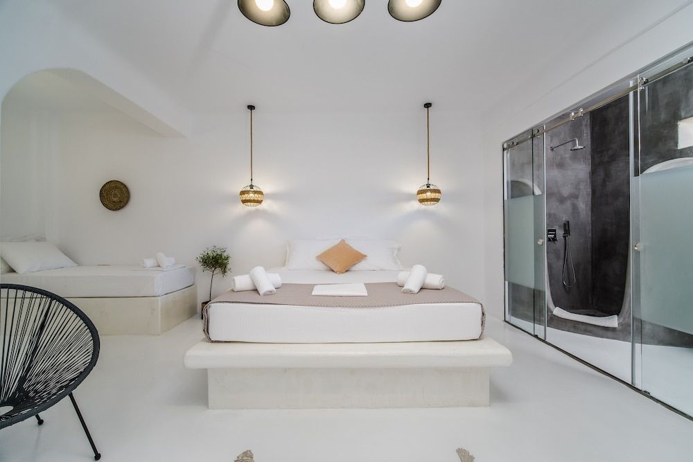 Amethyst Luxury Suites 3