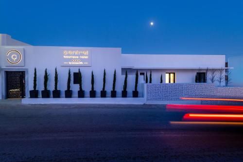 Central Boutique Hotel by naoussa hills adults only 2