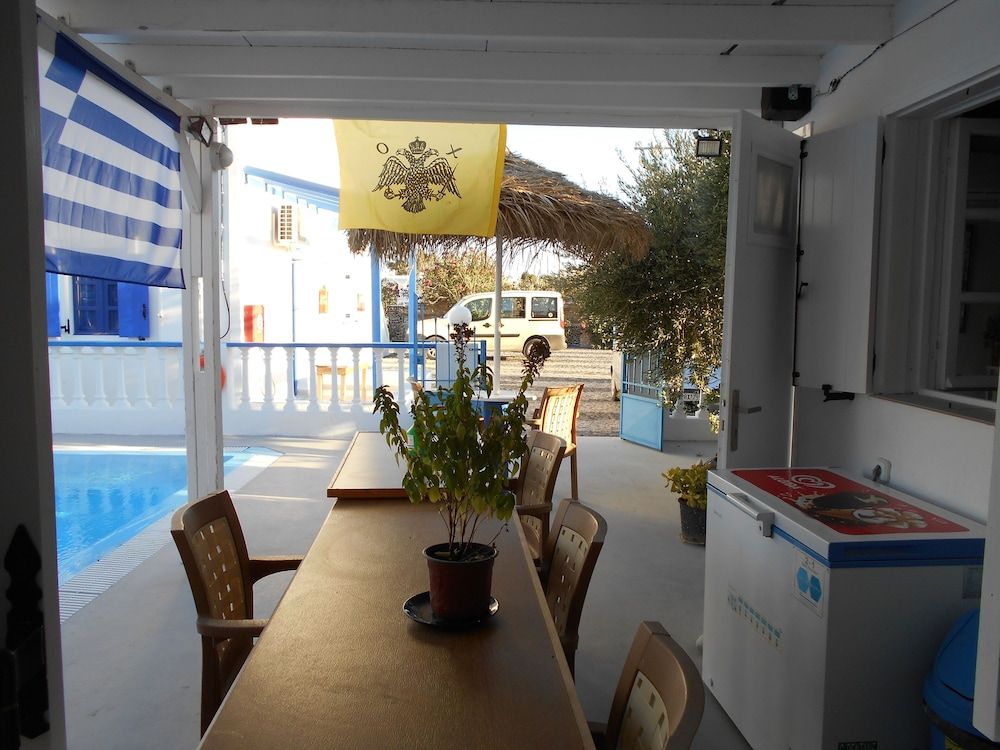 Studios Apartments Kapetanios 2