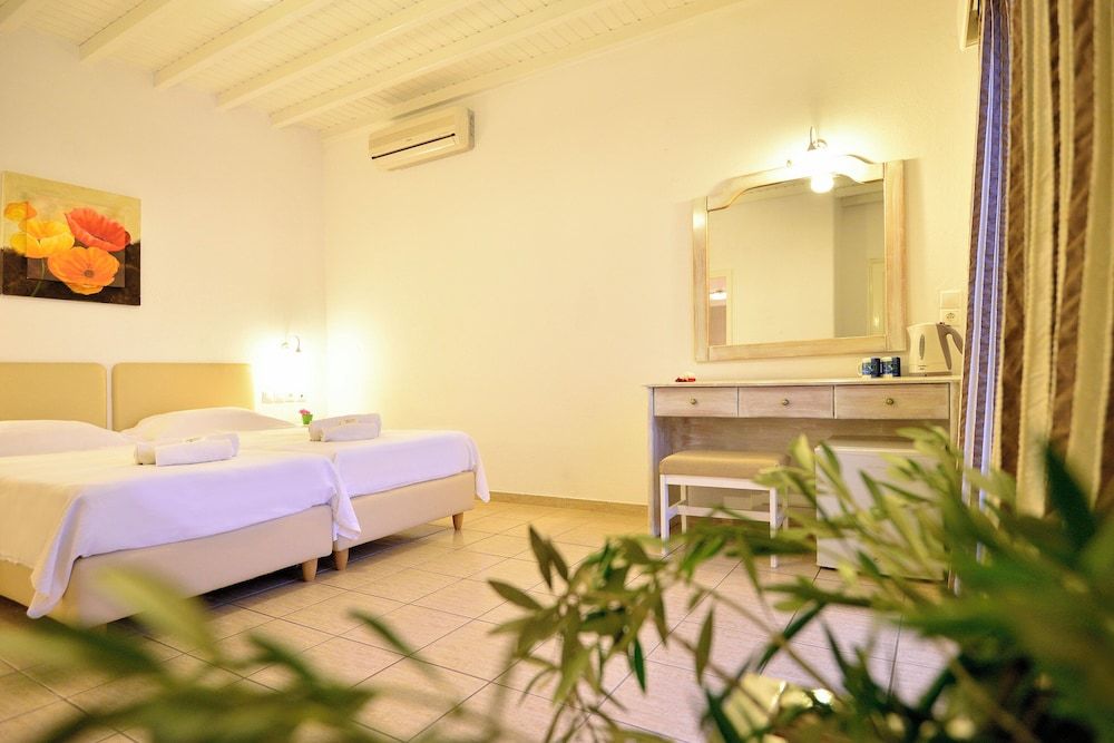 Paola Sunset Mykonos 2