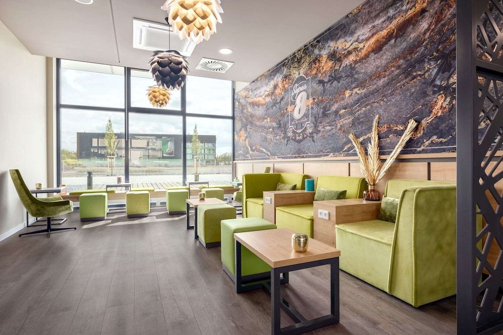 Super 8 by Wyndham Oberhausen am Centro 3