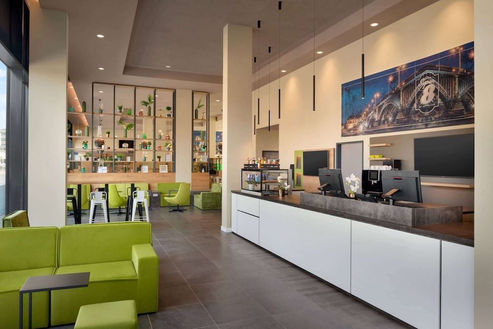 Super 8 by Wyndham Mainz Zollhafen 3