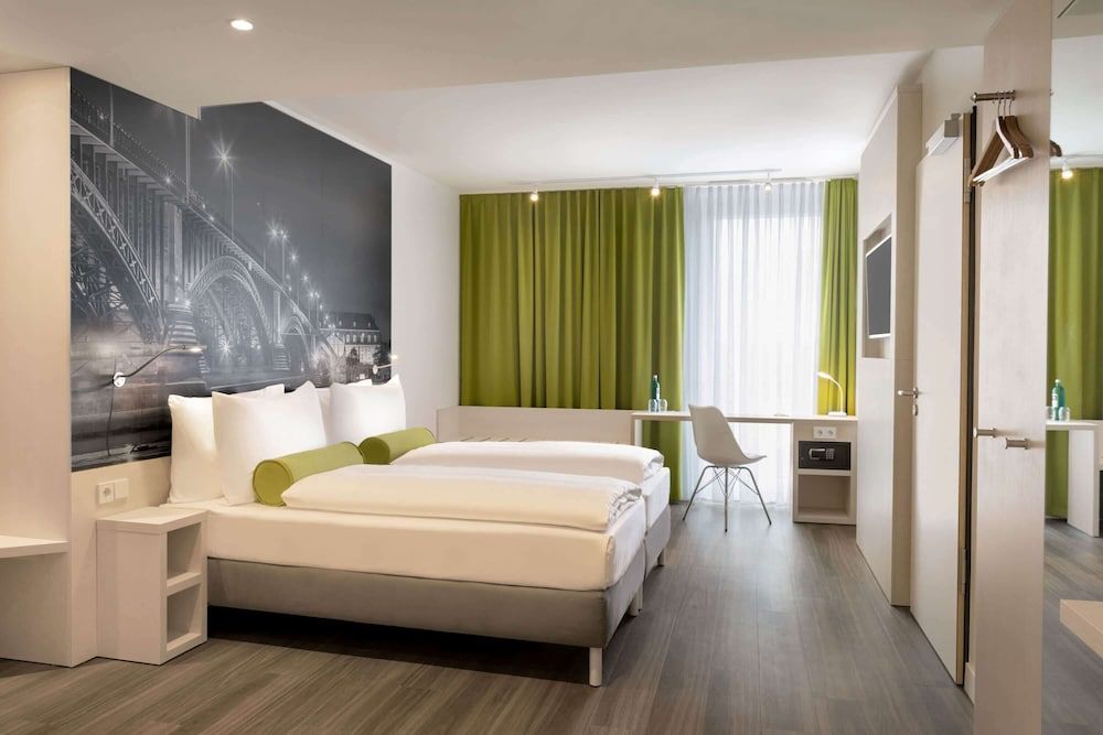 Super 8 by Wyndham Mainz Zollhafen