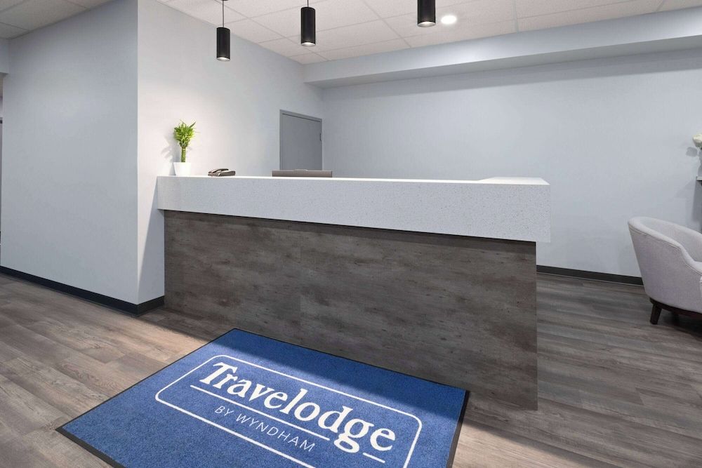 Travelodge by Wyndham Cochrane 3